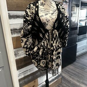 Black and White Patterned Kimono Cardigan